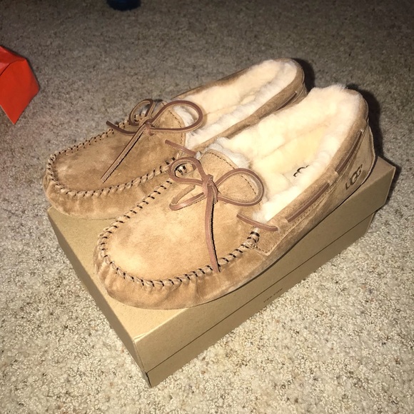 Ugg Moccasins - Picture 5 of 7